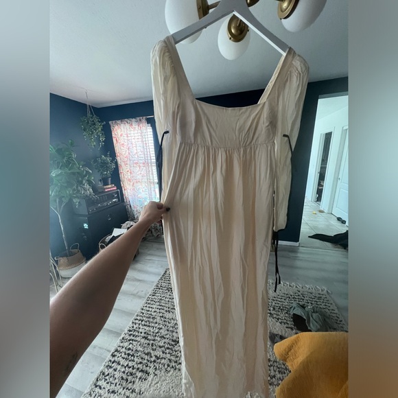 NWT Reformation - the collection - RHEA DRESS IN CREAM - Picture 6 of 8